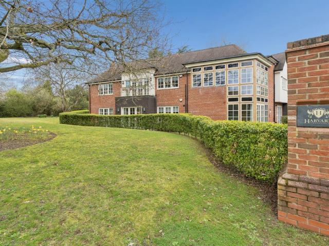 Flat for sale in Amersham, Buckinghamshire