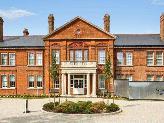 Flat for sale in North Town, Aldershot