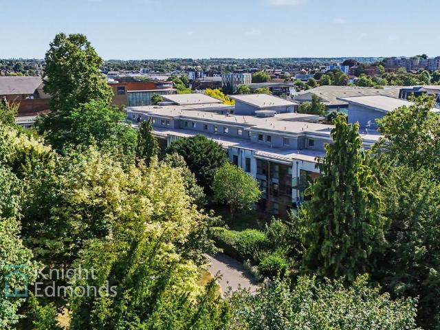 Flat for sale in Penenden Heath, Maidstone