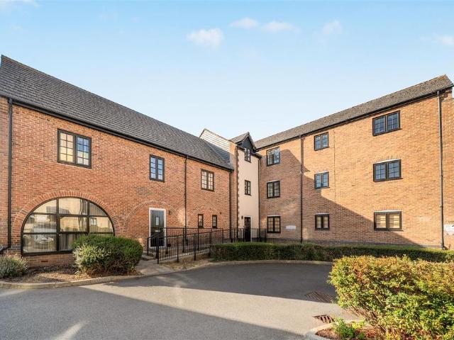 Flat for sale in Bedford