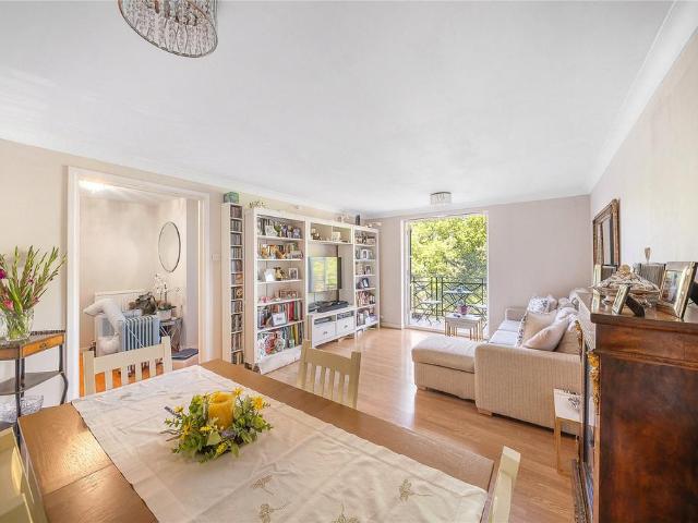 Flat for sale in West Kensington, Greater London