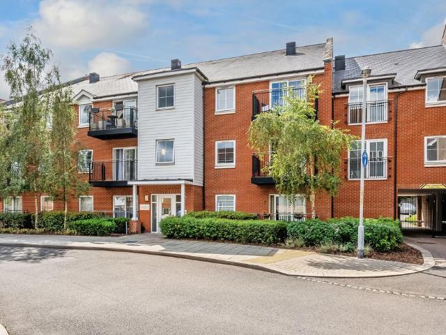 Flat for sale in The Butts, Kent