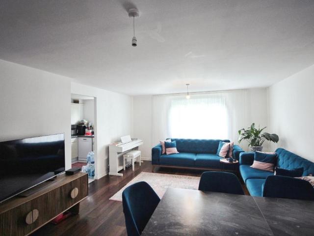 Flat for sale in Cockfosters, Isle Of Man