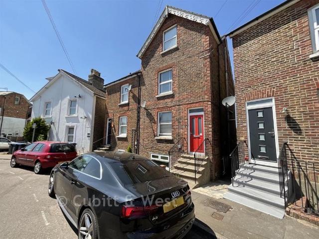 Flat for sale in Perryfields, West Sussex