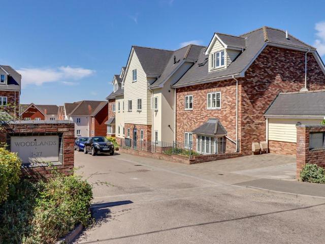 Flat for sale in South Benfleet, Castle Point