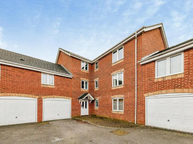Flat for sale in Pin Green Industrial Area, Shephall