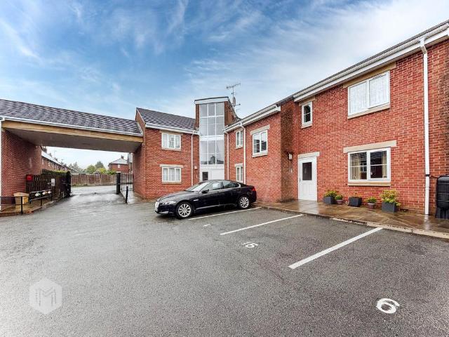 Flat for sale in Bury, Greater Manchester
