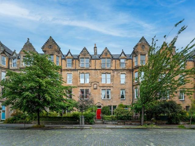 Flat for sale in Marchmont, Scotland