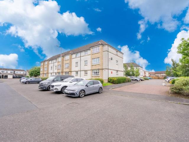 Flat for sale in Bellshill, Scotland