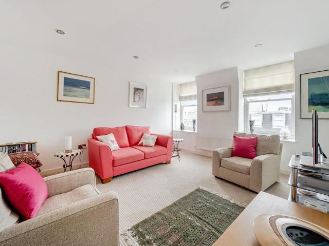 Flat for sale in Paddington, Greater London