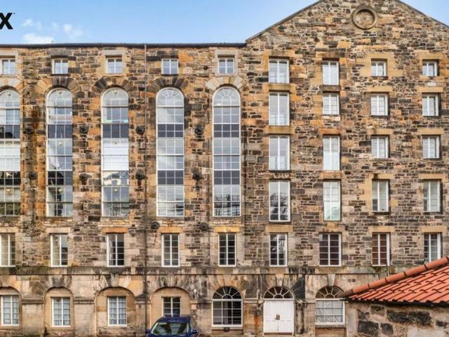Flat for sale in North Leith, Scotland
