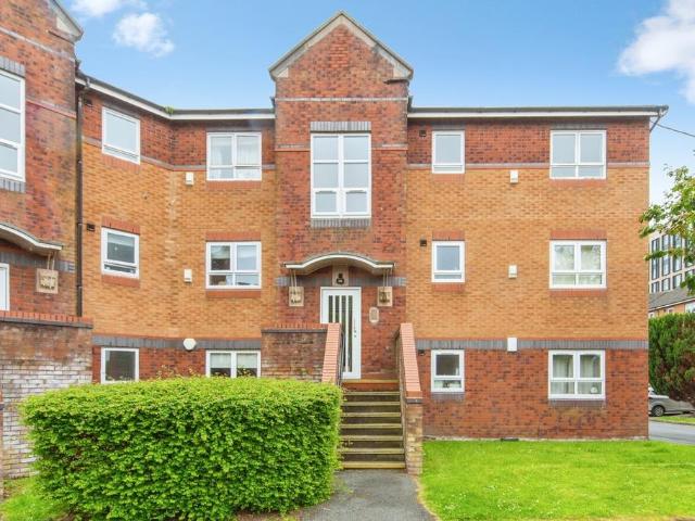 Flat for sale in Calderstones