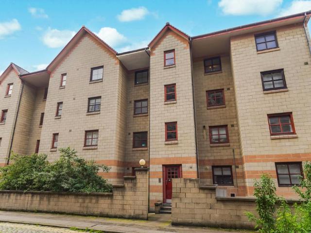 Flat for sale in Leith Links, Scotland