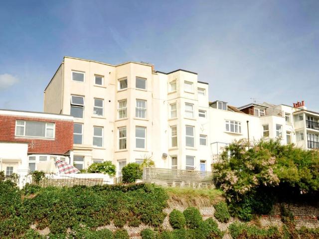 Flat for sale in Fishersgate, West Sussex