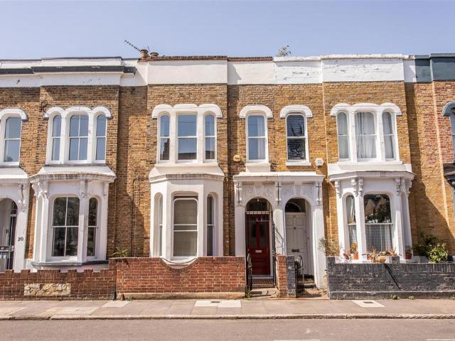 Flat for sale in Old Ford, Mile End