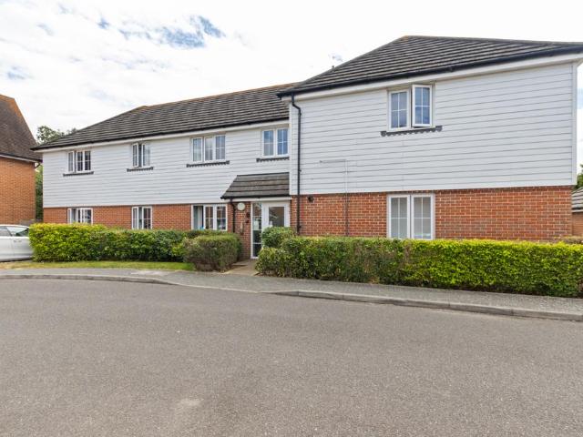 Flat for sale in Bersted, Clapham