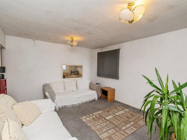 Flat for sale in Bloxwich, West Midlands