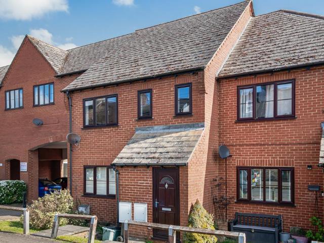 Flat for sale in Pouchen End, Hertfordshire