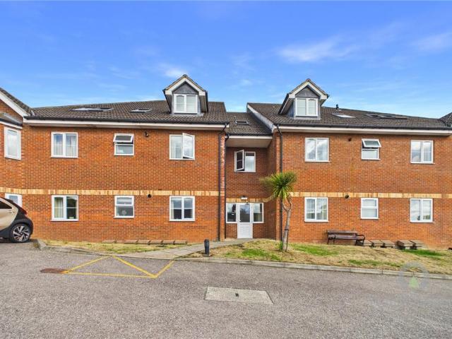 Flat for sale in Avondale, Kettering