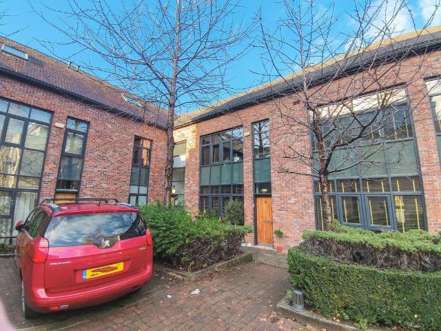 Flat for sale in Battle Field, Tyne And Wear