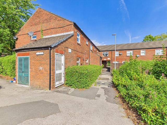 Flat for sale in Poolstock, Wigan