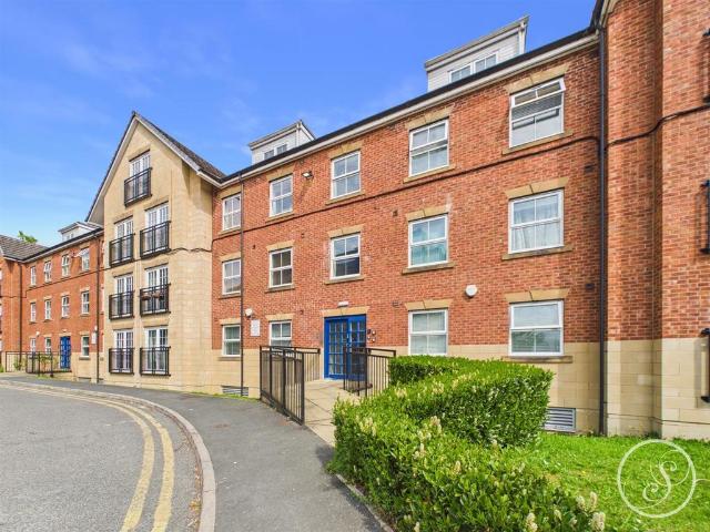Flat for sale in Primley Park, Moortown