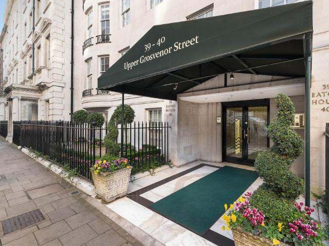 Flat for sale in Mayfair, Greater London
