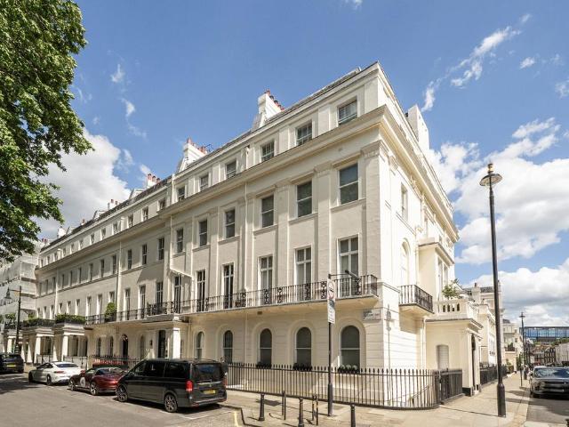Flat for sale in Belgravia, Greater London