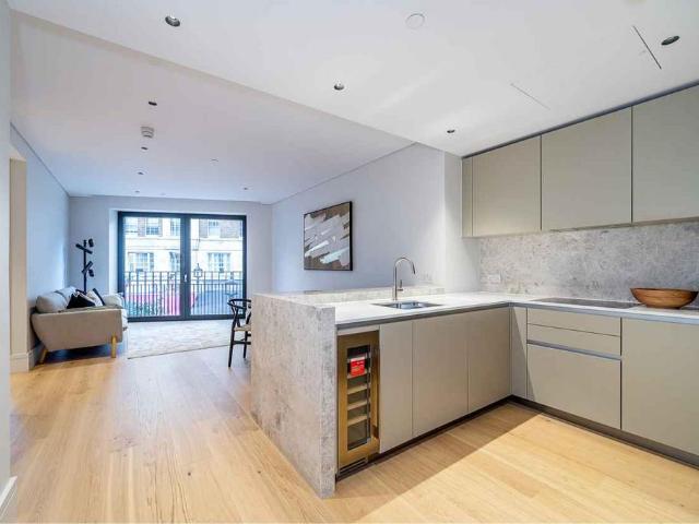 Flat for sale in Paddington, Greater London