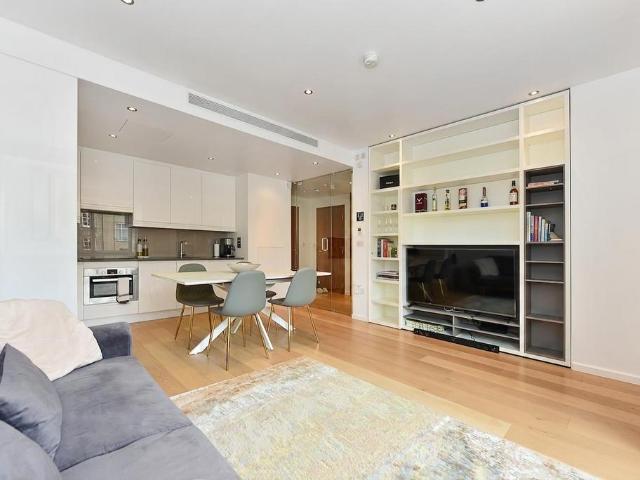 Flat for sale in Marylebone, Greater London