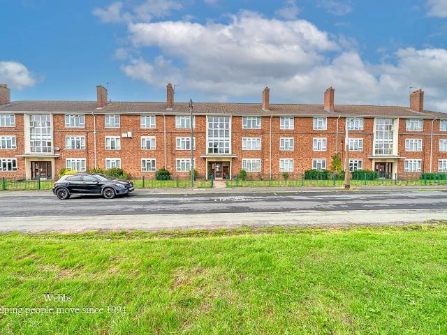 Flat for sale in Wood End, Wednesfield