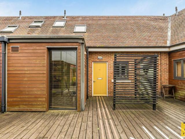 Flat for sale in The King's Mile, Canterbury