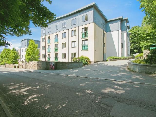 Flat for sale in Trelander, Penweathers