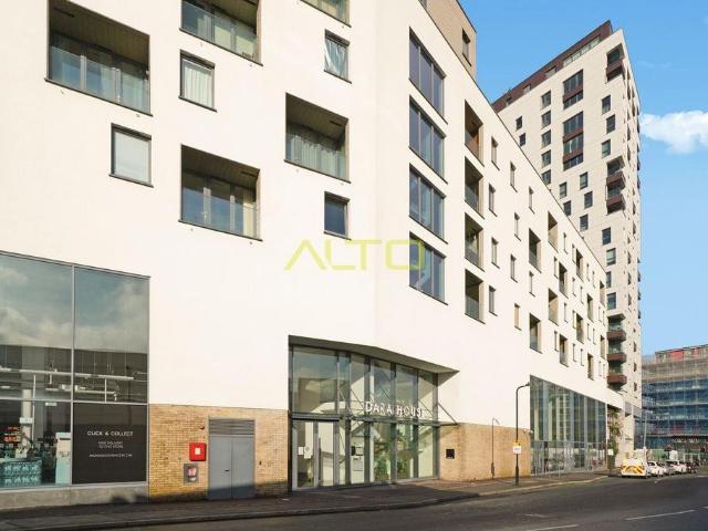 Flat for sale in Kingsbury, Greater London
