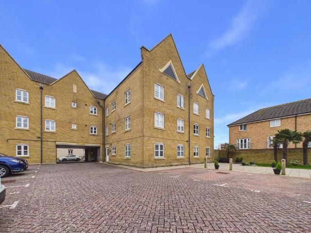 Flat for sale in Kingston Buci, Fishersgate