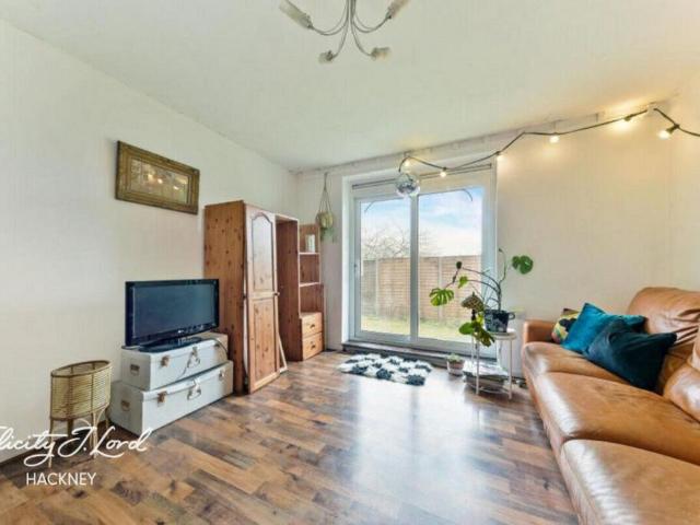 Flat for sale in Homerton, Greater London
