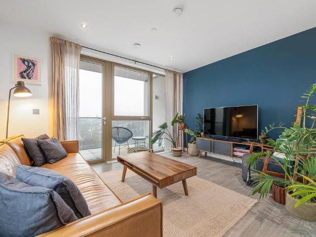 Flat for sale in Brixton, Greater London