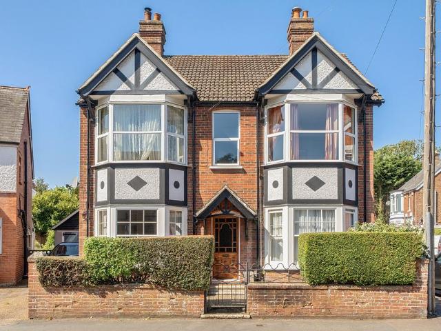 Flat for sale in Littlecote, West Sussex
