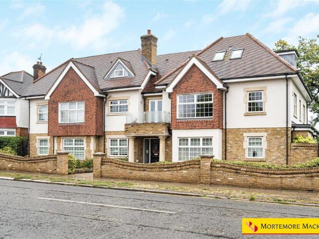 Flat for sale in Grange Park, Greater London