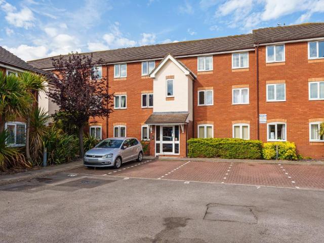 Flat for sale in Clewer Village, Windsor