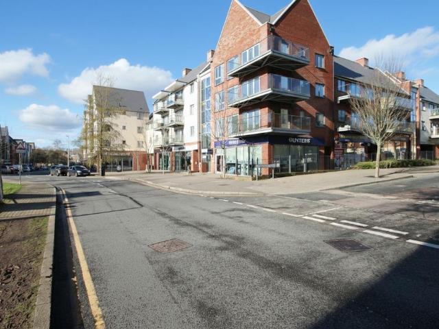 Flat for sale in Repton Manor, Bridgefield