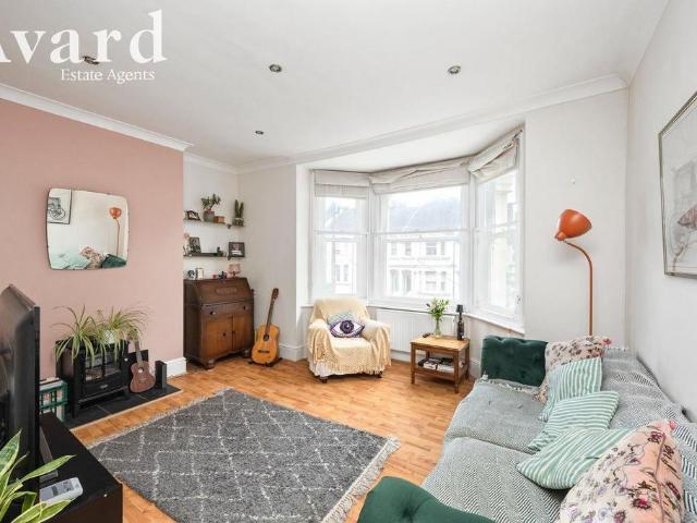 Flat for sale in Round Hill, Brighton & Hove
