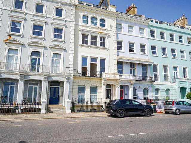 Flat for sale in West Marina, Guestling Green