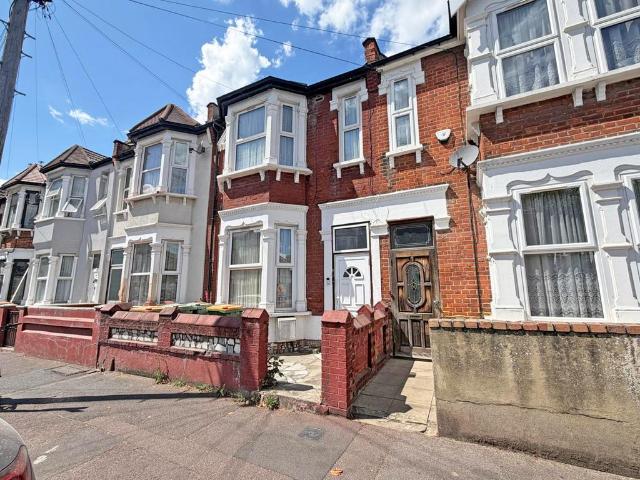 Flat for sale in Little Ilford, Greater London