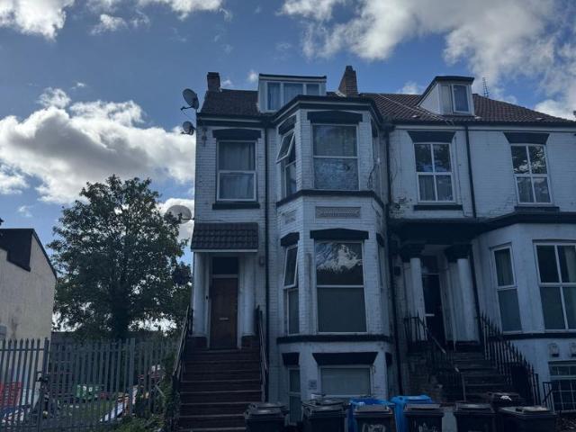 Flat for sale in Stepney, Hull