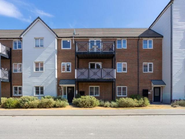 Flat for sale in Westwood, Acol