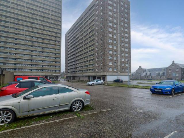 Flat for sale in Ballindoch, Scotland