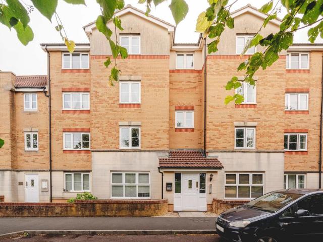 Flat for sale in Feckenham, City Of Bristol
