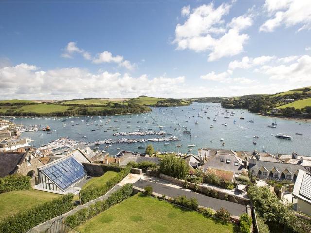 Flat for sale in Strode, Devon