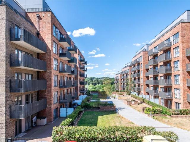 Flat for sale in Ringlestone, Midway